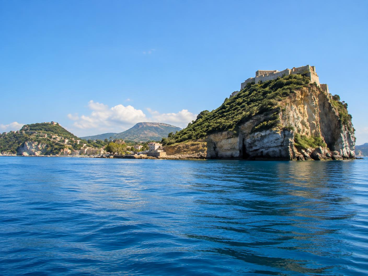 Baia di Bacoli e Capo Miseno – escursione in barca nel Golfo di Napoli